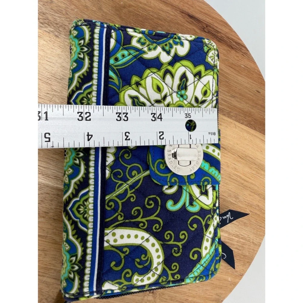 Vera Bradley Blue Green Paisley Quilted Turn Lock Wallet Zip Around Organizer - Picture 5 of 6